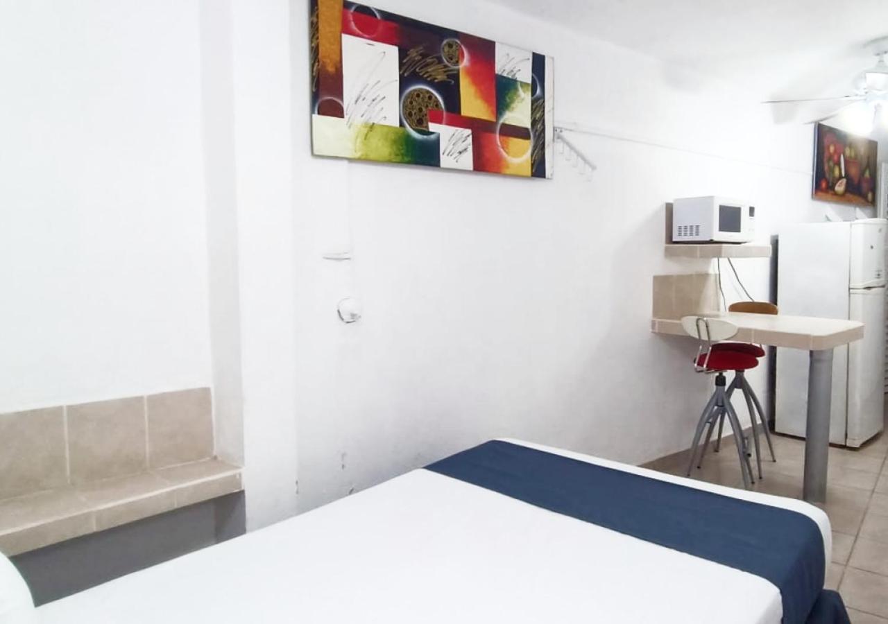 Standard Studio,1352204455:JPEG