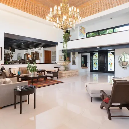 Villa Albatros Oceanfront Luxury Hotelzone-2